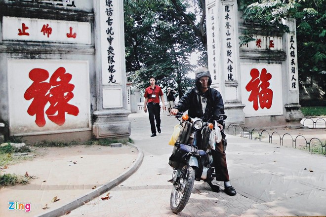 Cụ ông 85 tuổi ở Sài Gòn phượt bằng xe máy khắp 3 miền