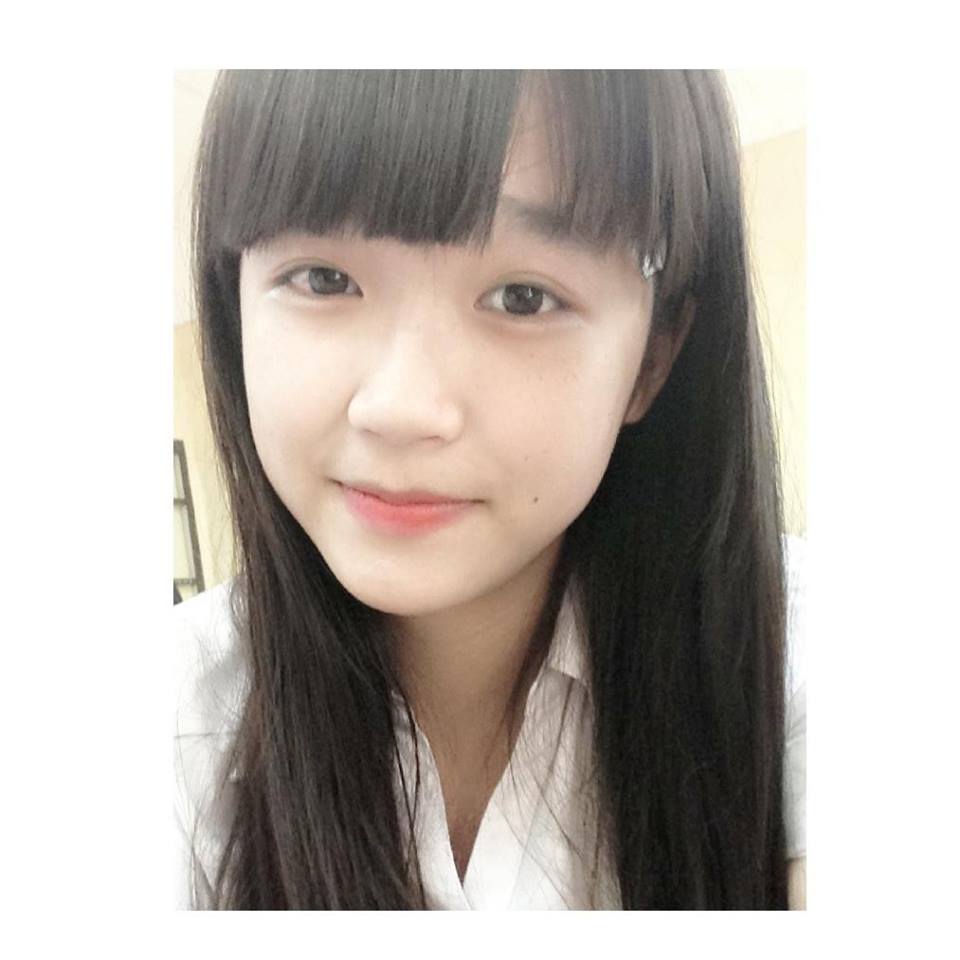 Cận cảnh nữ sinh 9X sở hữu gương mặt mộc hút 10 ngàn like