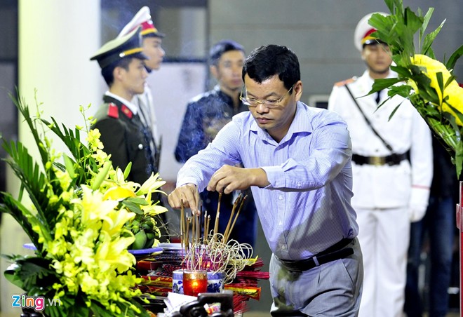 Nhà thầu tạ lỗi trước linh cữu nạn nhân vụ rơi thép