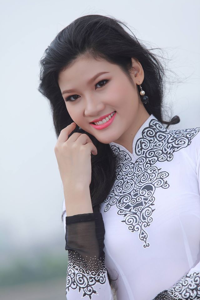 Những nữ sinh xinh đẹp lọt top 20 Hoa hậu Việt Nam 2014