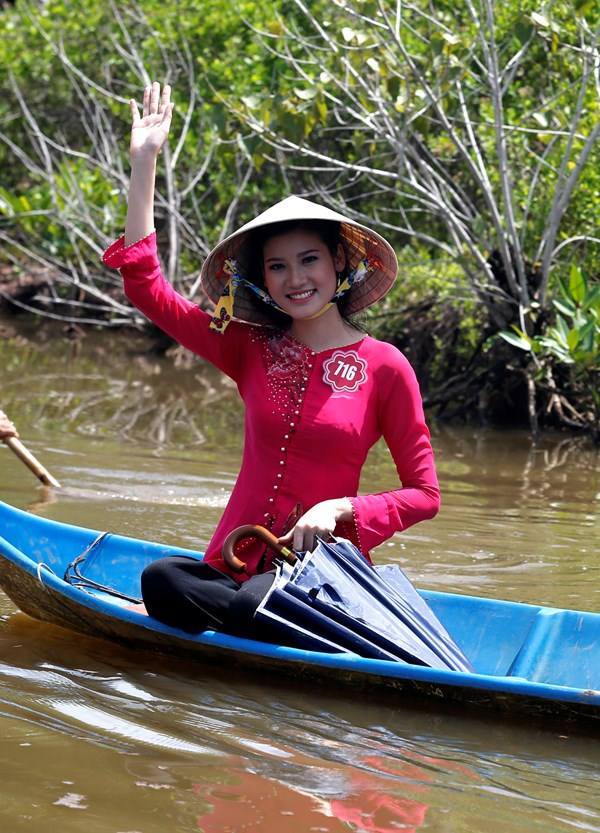 Những nữ sinh xinh đẹp lọt top 20 Hoa hậu Việt Nam 2014