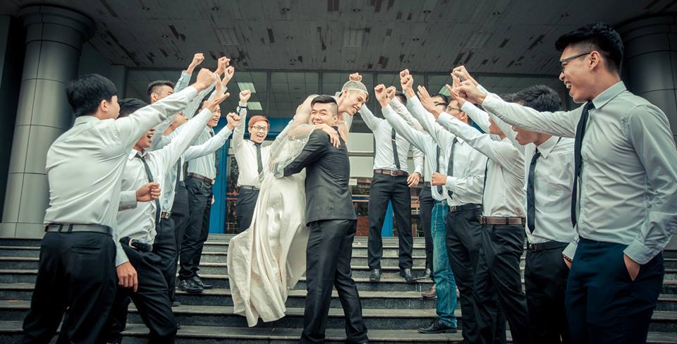 Trai Bách Khoa tổ chức “đám cưới kỷ yếu” gây xôn xao
