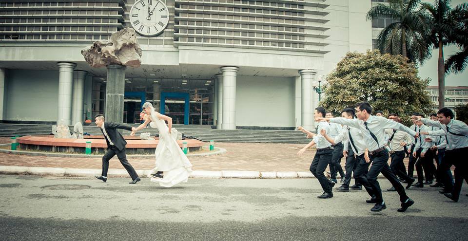 Trai Bách Khoa tổ chức “đám cưới kỷ yếu” gây xôn xao