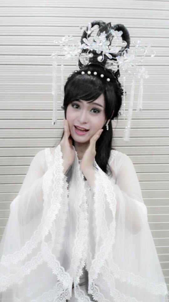 9X thi Vietnam's Got Talent bật mí cách bắt chước giống con gái 9X thi Vietnam's Got Talent bật mí cách bắt chước giống con gái