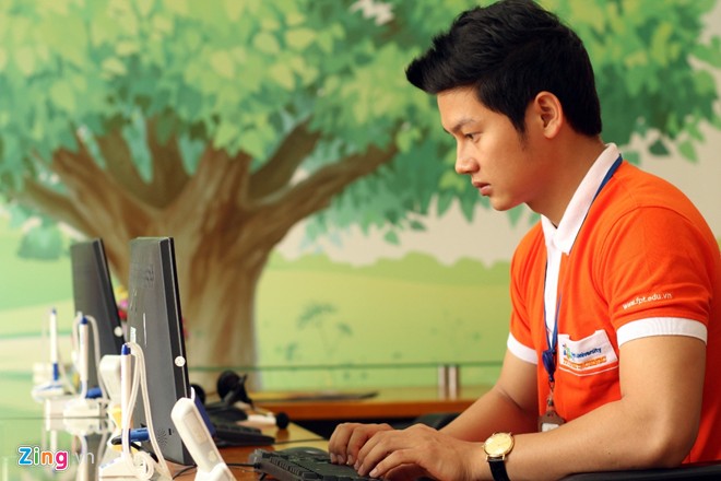 Thầy giáo 9X điển trai, dáng chuẩn như người mẫu