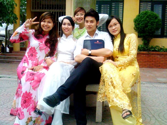 Thầy giáo 9X điển trai, dáng chuẩn như người mẫu