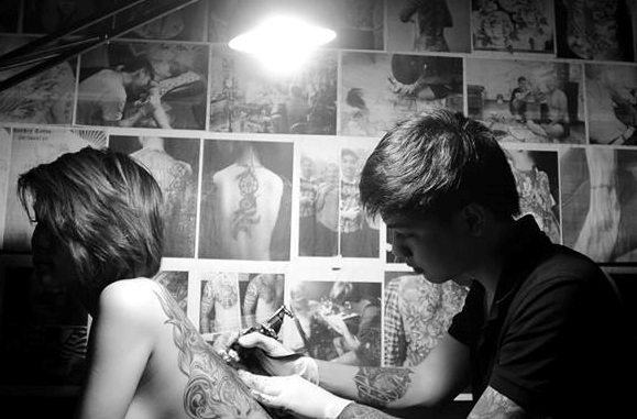 9X sở hữu tiệm xăm riêng kiếm 40 triệu đồng/tháng