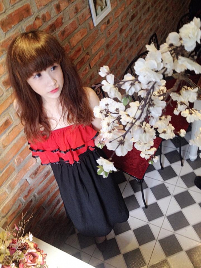 Clip: Gái xinh đi thi “The voice” vừa làm MC vừa hát gây sốt