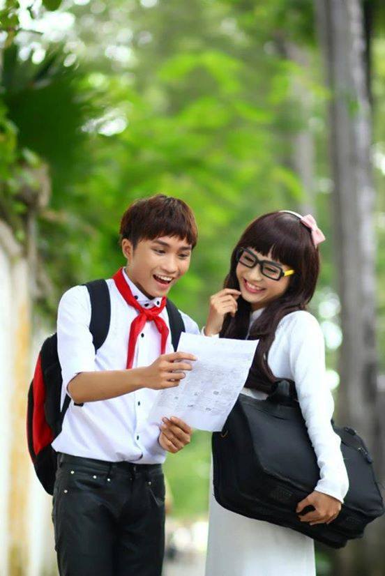 Chàng trai 9X giả gái dễ thương trong bộ ảnh “về thăm trường xưa”