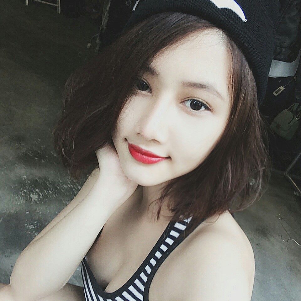 Ngẩn ngơ với nhan sắc 9X bán hàng online xinh như hot girl