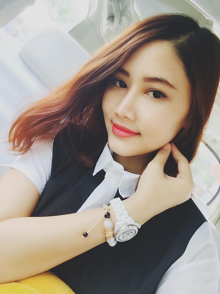 Ngẩn ngơ với nhan sắc 9X bán hàng online xinh như hot girl