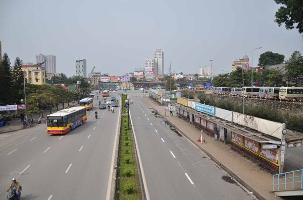 Hà Nội: Trạm trung chuyển xe buýt Cầu Giấy bị tháo dỡ