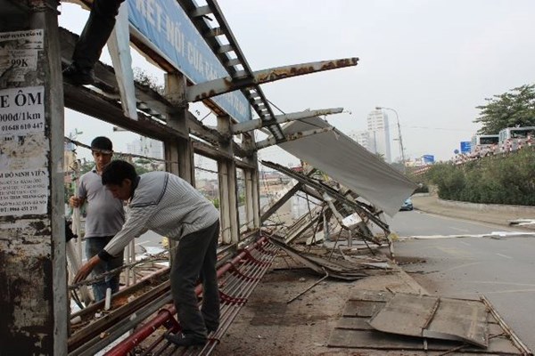 Hà Nội: Trạm trung chuyển xe buýt Cầu Giấy bị tháo dỡ