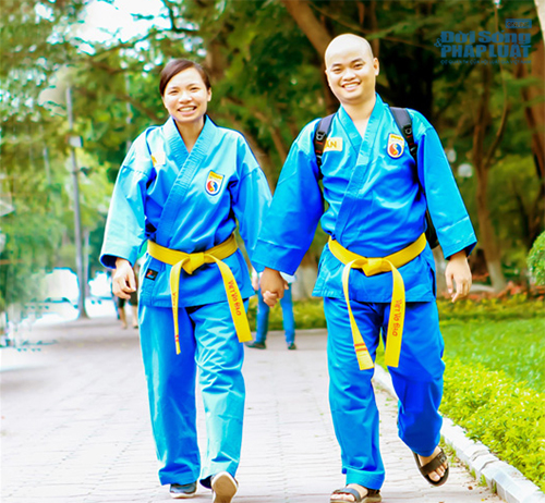 Cặp đôi HLV yêu nhau 5 năm “cảm nắng” ngay lần chạm mặt đầu tiên