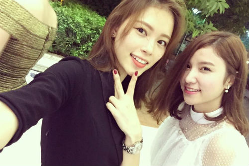 Hot girl Hà thành chia sẻ ảnh dự đầy tháng con trai Tuấn Hưng