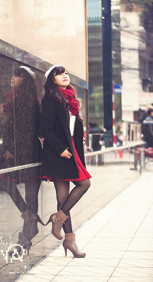 Nhan sắc hot girl Kiến Trúc vừa đệm đàn vừa hát “Để mãi có nhau”