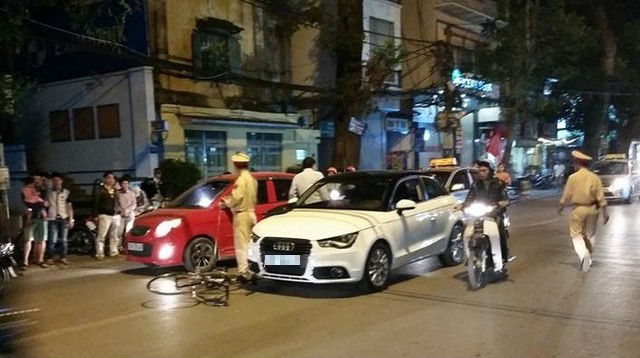 Xôn xao Bắc Đại Bàng hạ gục “thiếu gia” đi Audi gây tai nạn Xôn xao Bắc Đại Bàng hạ gục “thiếu gia” đi Audi gây tai nạn