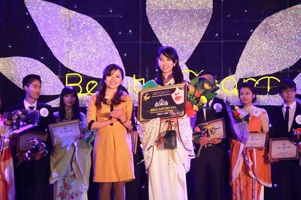 Đọ nhan sắc hoa khôi ĐH Ngoại thương qua các năm