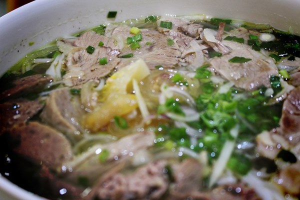 Cận cảnh tô phở 
