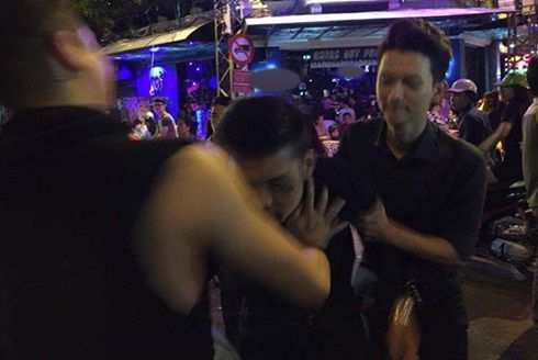 Thực hư vụ chàng trai hóa trang thành Kenny Sang bị đánh bầm dập Thực hư vụ chàng trai hóa trang thành Kenny Sang bị đánh bầm dập