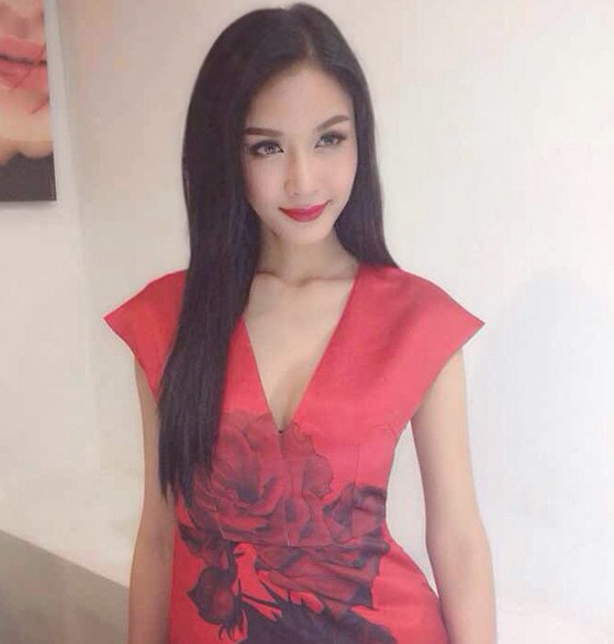 Vẻ đẹp quyến rũ của hot girl chuyển giới Piyada