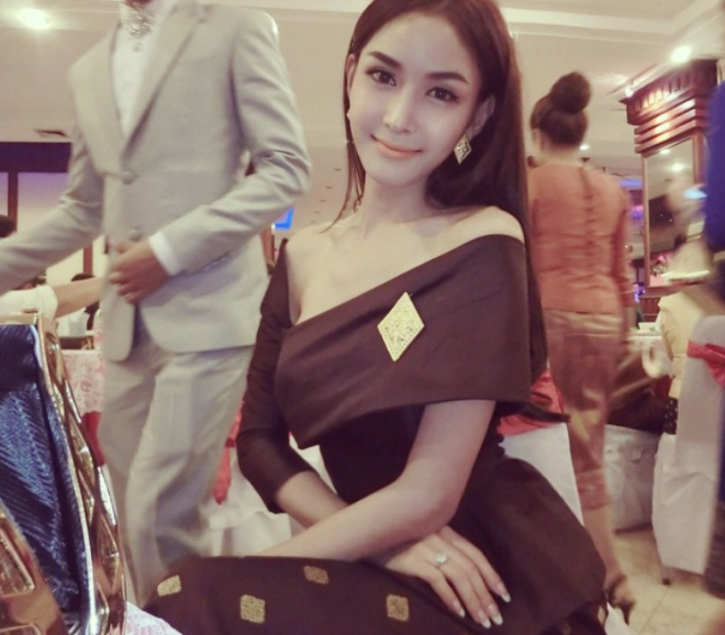 Vẻ đẹp quyến rũ của hot girl chuyển giới Piyada