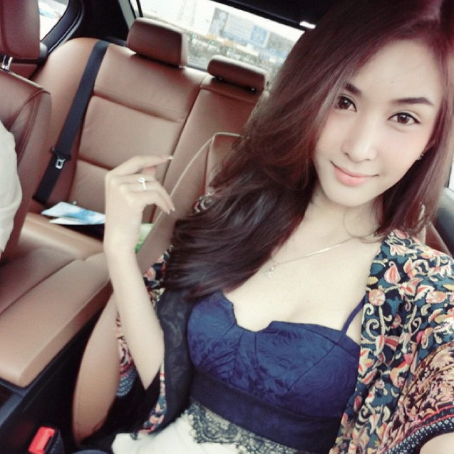 Vẻ đẹp quyến rũ của hot girl chuyển giới Piyada