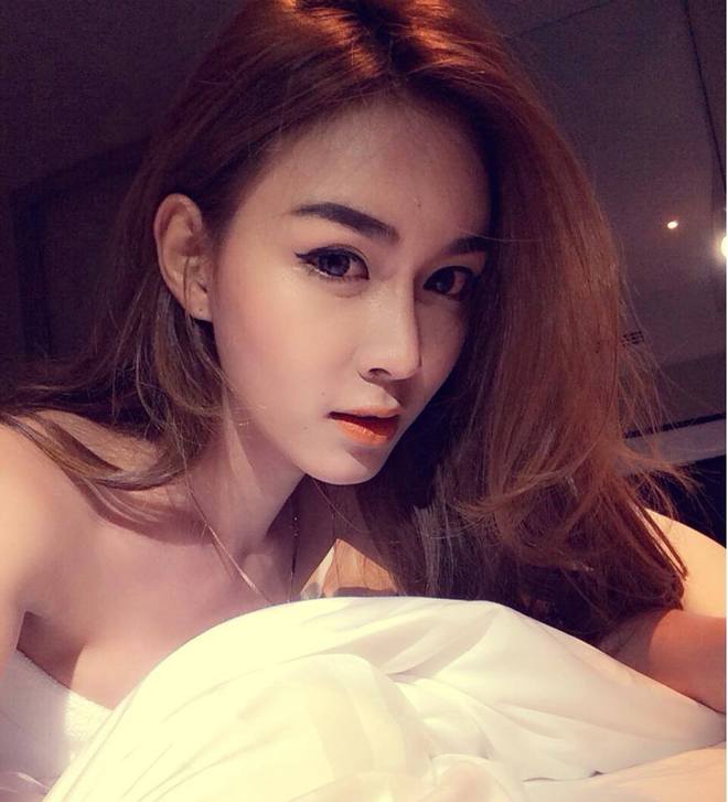 Vẻ đẹp quyến rũ của hot girl chuyển giới Piyada