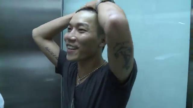 Clip: Màn cầu hôn lãng mạn tại Hà Nội ghi hình bằng flycam