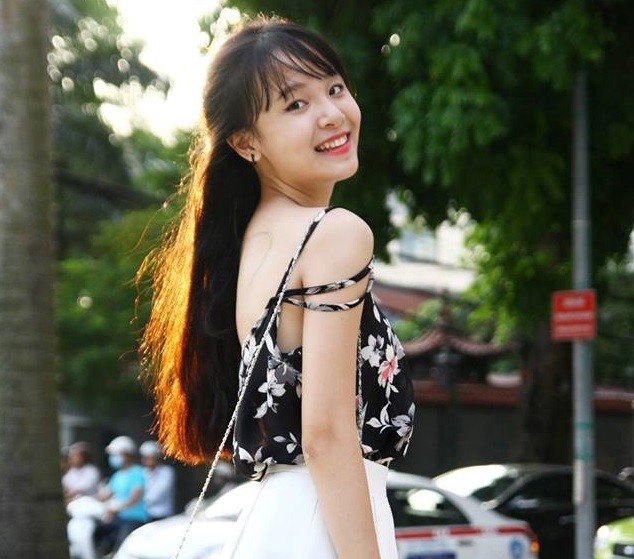 Gái xinh tạo dáng “độc, lạ” chụp ảnh bất ngờ nổi tiếng trên mạng