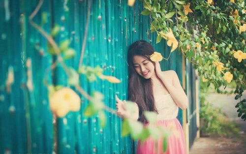 Nhan sắc hot girl đất Cảng giống hoa hậu Hà Kiều Anh