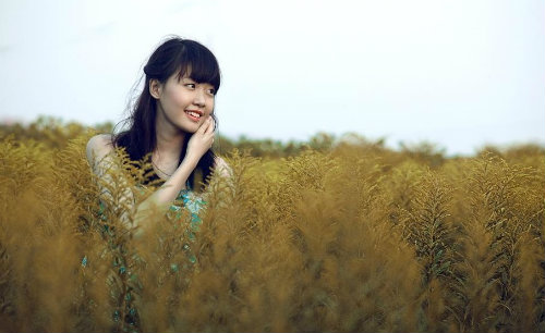 Nhan sắc hot girl đất Cảng giống hoa hậu Hà Kiều Anh