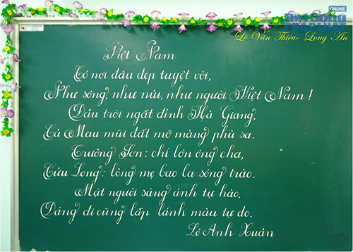 Thầy giáo 9X chữ đẹp như in muốn “truyền nghề” cho trẻ mồ côi