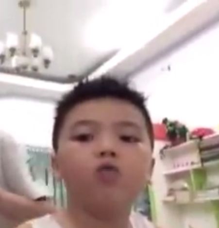 Sốt “Em của ngày hôm qua” phiên bản hát nhép của ba cậu bé