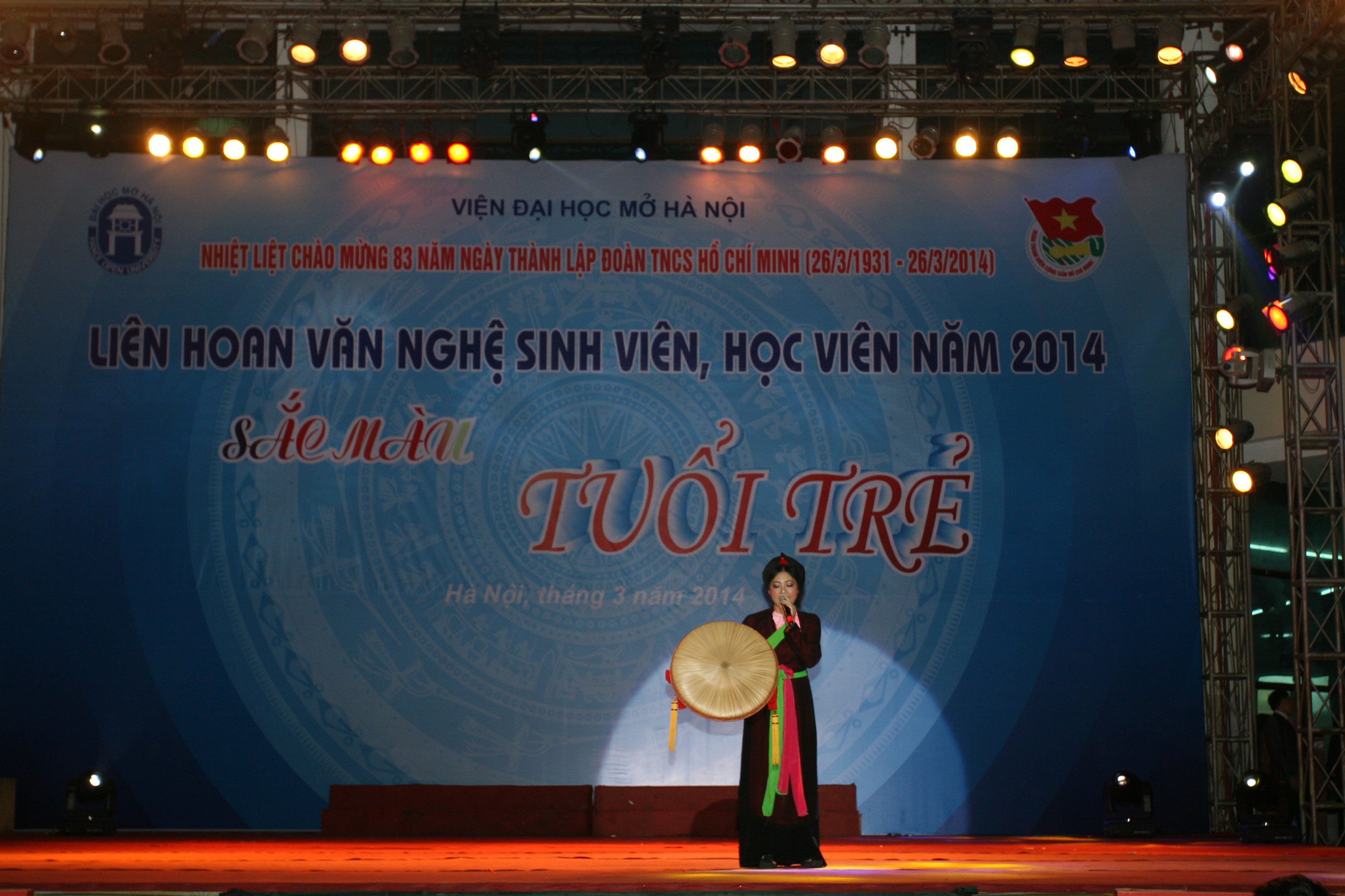 Kỷ lục tiết mục 200 người biểu diễn trong đêm “Sắc màu tuổi trẻ