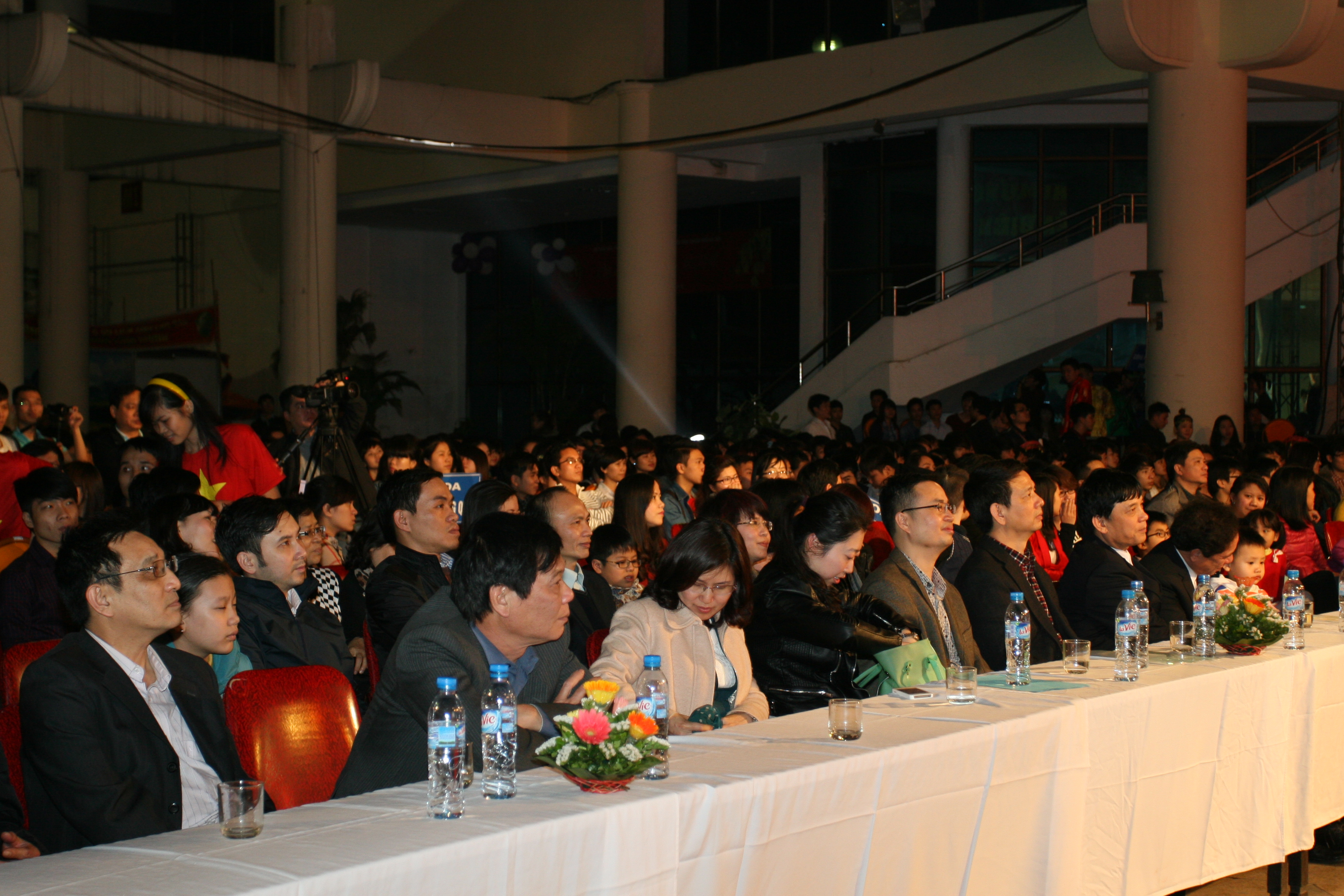 Kỷ lục tiết mục 200 người biểu diễn trong đêm “Sắc màu tuổi trẻ