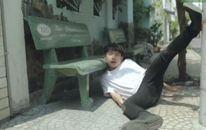 Phở tung clip “Sự khác biệt giữa phim ảnh và thực tế” gây sốt