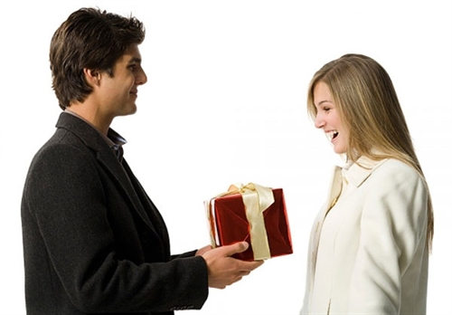 Hài hước trào lưu quý ông làm thơ ngày 8/3