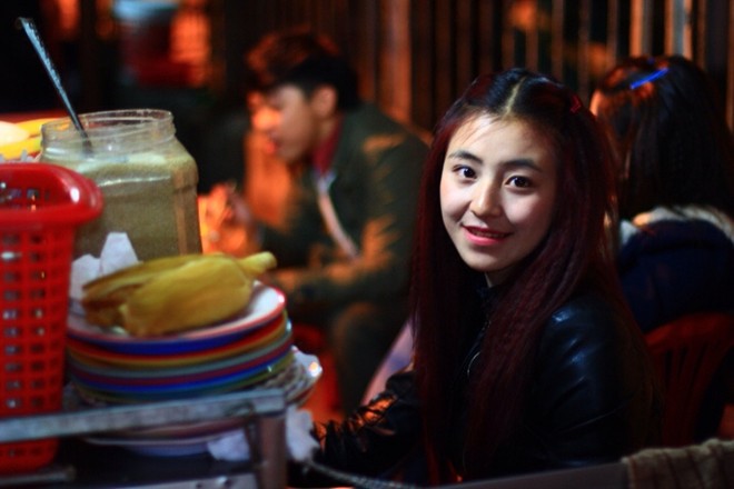 Xuất hiện hình ảnh mới nhất của hotgirl bánh tráng trộn