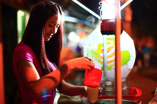 Xuất hiện hình ảnh mới nhất của hotgirl bánh tráng trộn