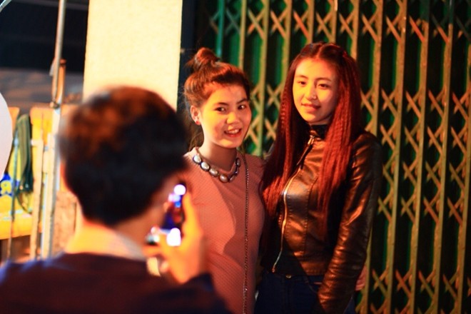 Xuất hiện hình ảnh mới nhất của hotgirl bánh tráng trộn