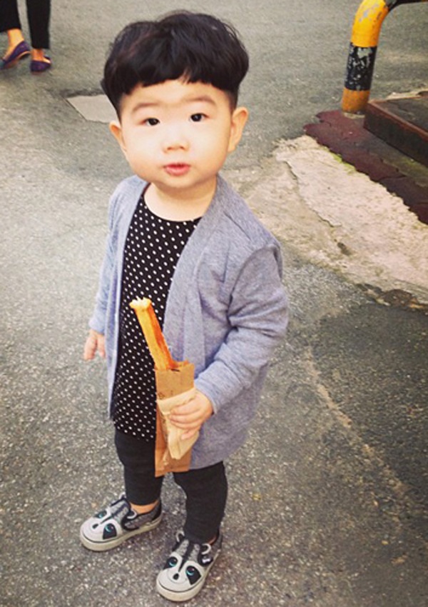  Bộ ảnh “Cậu bé mặt bánh bao” gây sốt cộng đồng mạng