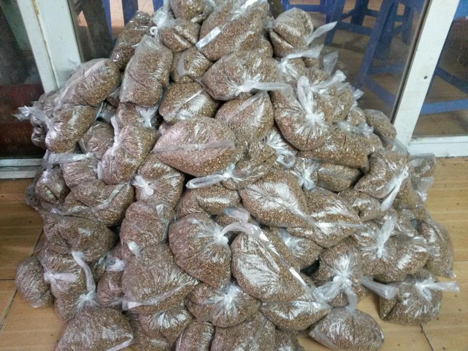 Cô tiên phát “hạt mùi già miễn phí cho các bé chữa bệnh sởi”