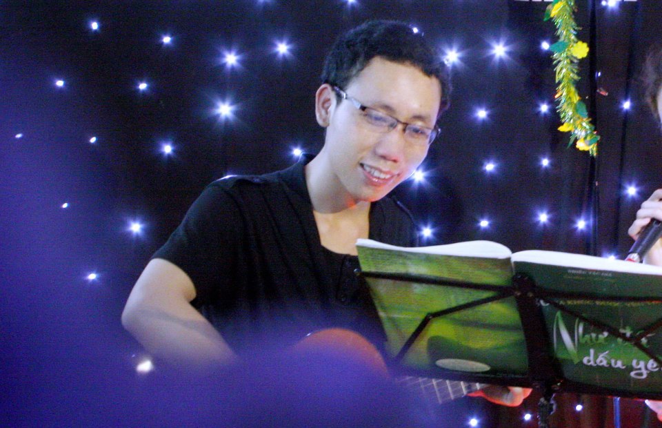 Lương Đình Khoa nhà thơ trẻ đang Lương Đình Khoa nhà thơ trẻ đang