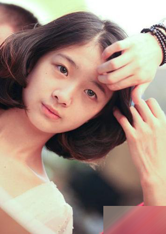 Xúc động hotgirl “Tây thi rau câu” nghỉ học để nuôi em