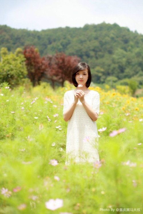 Xúc động hotgirl “Tây thi rau câu” nghỉ học để nuôi em