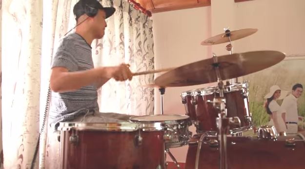 Lạ tai với “Em của ngày hôm qua “ phiên bản đánh trống 