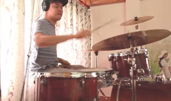 Lạ tai với “Em của ngày hôm qua “ phiên bản đánh trống 