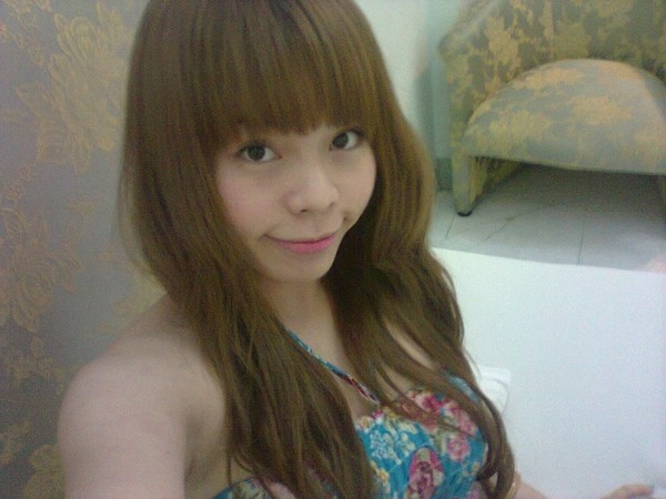 Giật mình với “dung nhan” thực của các Hot girl mạng