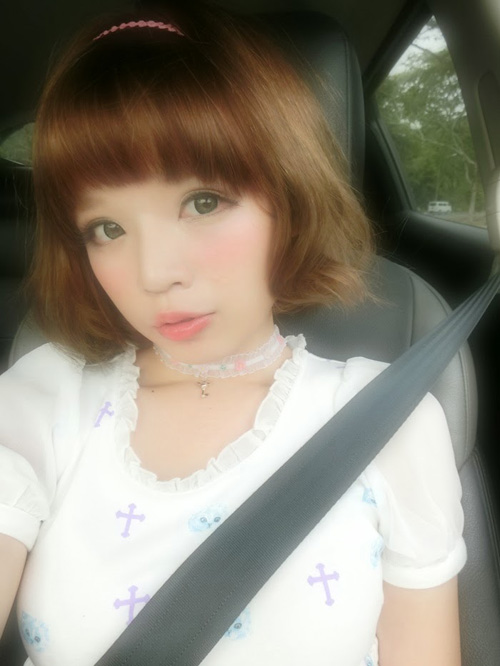 Giật mình với “dung nhan” thực của các Hot girl mạng
